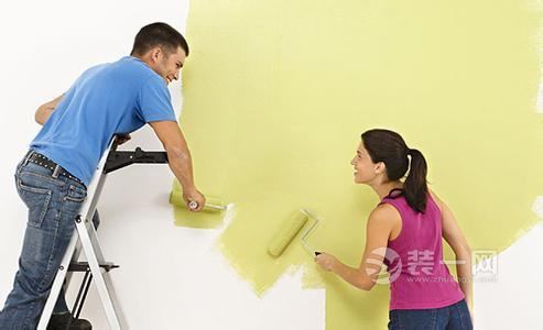 家里装修时先铺地板还是先刷墙? 看完你就懂了